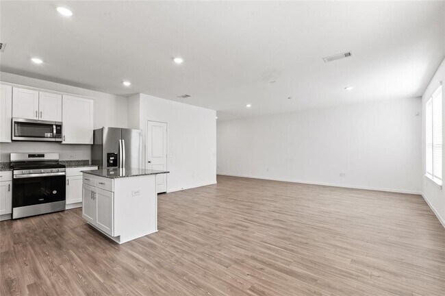 Building Photo - 1040 Laguna Cv Dr