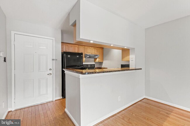 Foto del edificio - 3315 Wyndham Cir