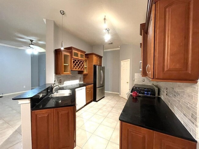Building Photo - 8214 Malin Ct
