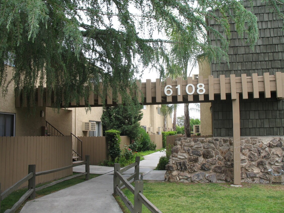 The Eldorado Apartments Apartments in North Hollywood, CA