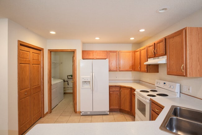 Foto del edificio - 409 Sarah Cir