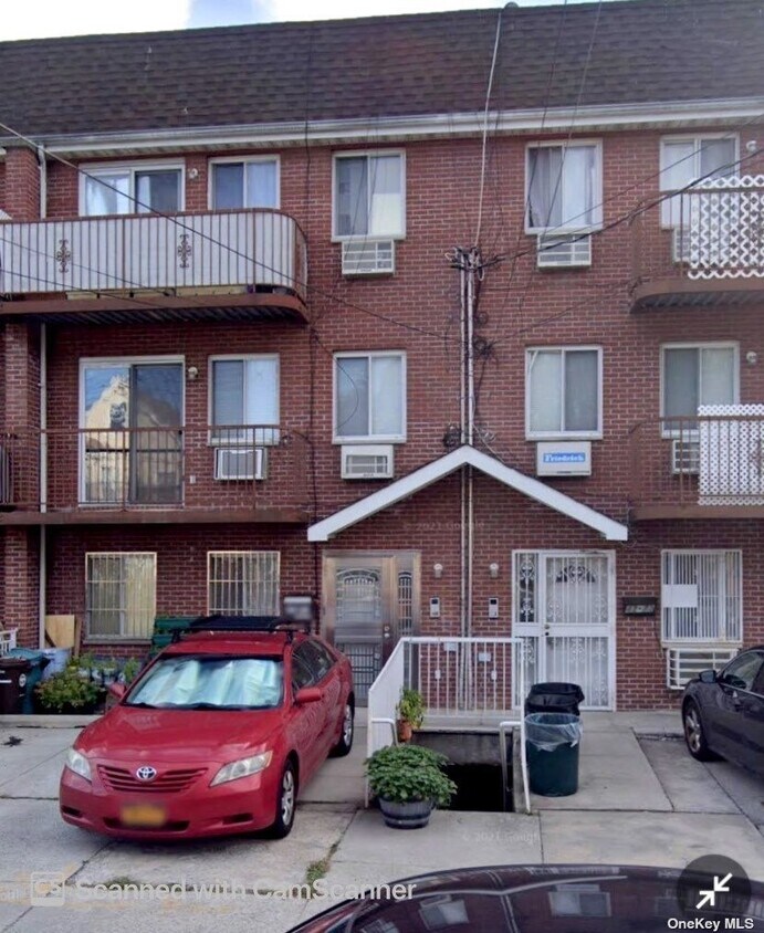 Primary Photo - 43-73-73 161st St