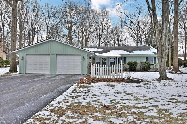 Foto del edificio - 242 Old Oak Dr