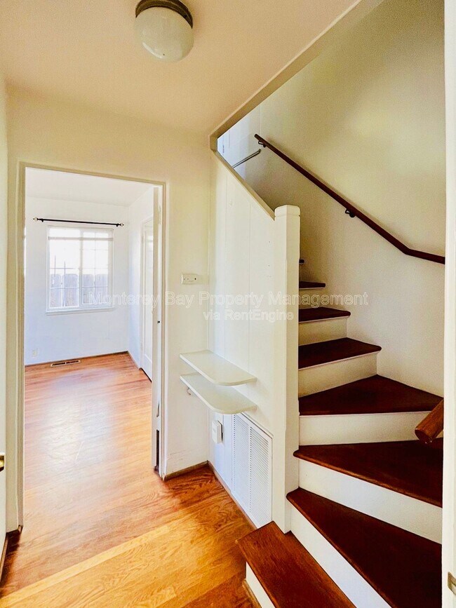 Foto del edificio - 1012 Munras Ave