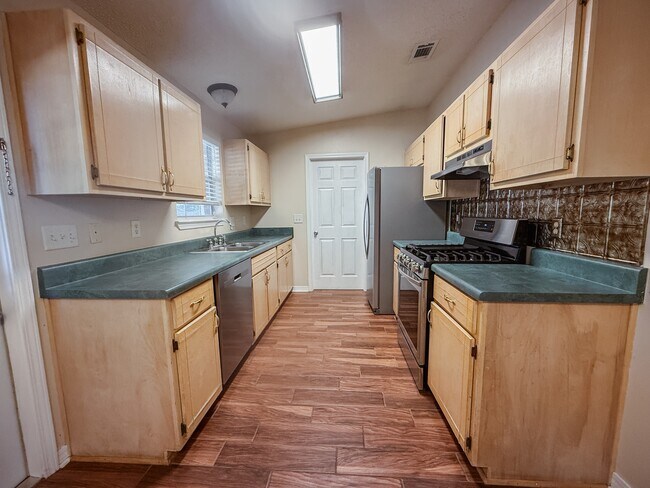 Foto del edificio - 309 Adams Dr