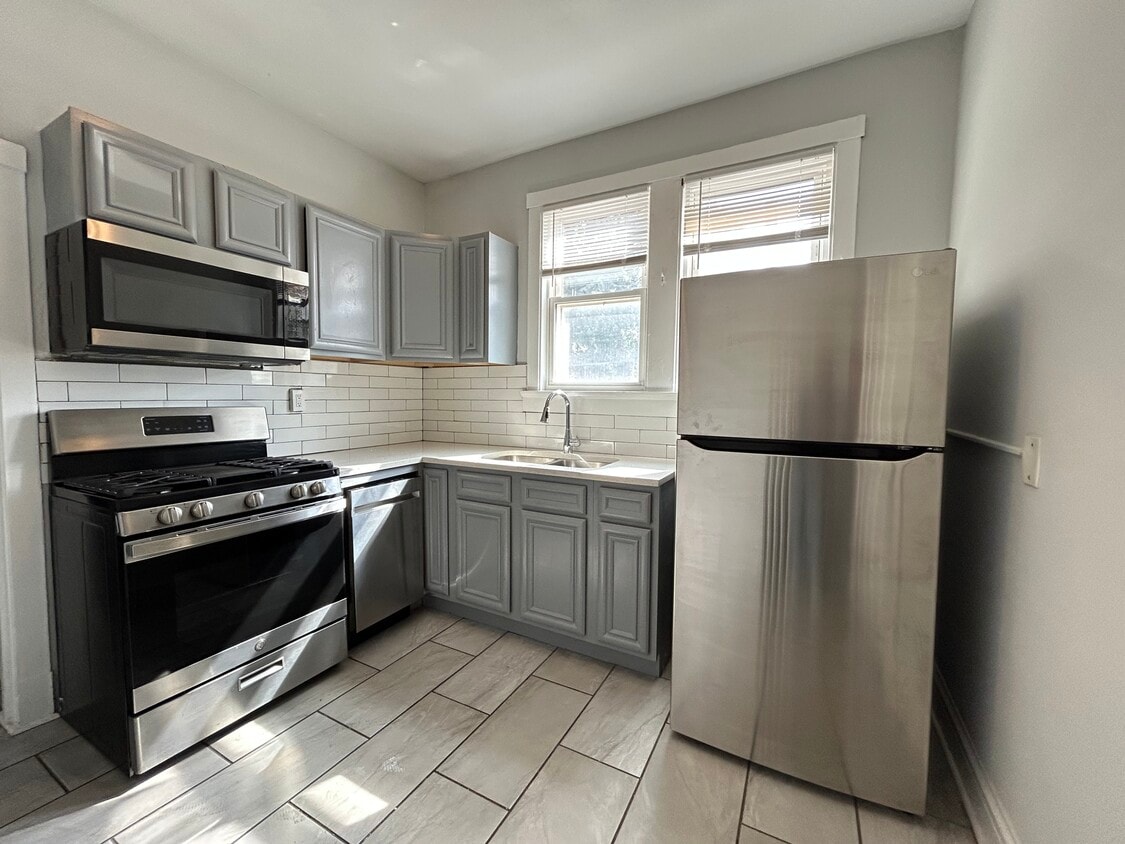 Primary Photo - 2548 N Kildare Ave