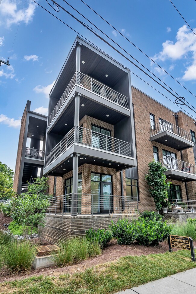 Building Photo - 1403 Martin St