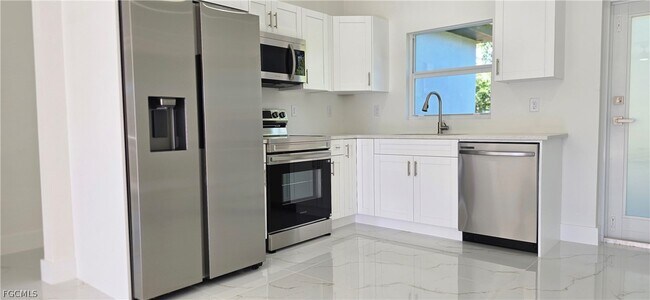 Building Photo - 5218 29th St SW