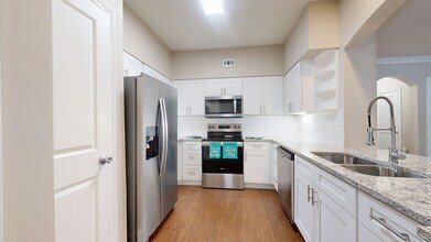 Interior Photo - THIRTY377