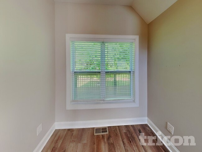 Building Photo - 465 Hunter Way