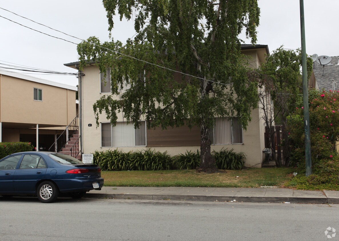 Building Photo - 41 W 40th Ave