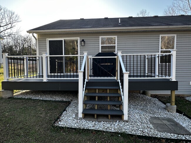 Foto del edificio - 420 Evergreen Dr