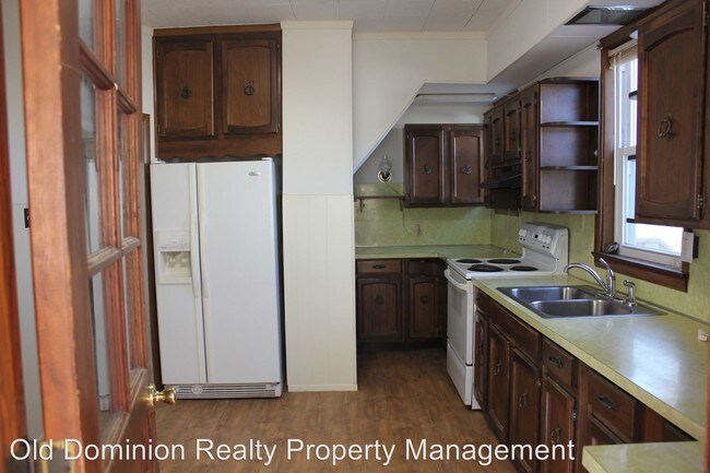 Building Photo - 3 br, 1 bath House - 1002 N Liberty Street B