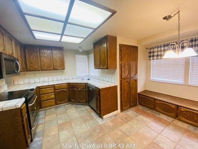 Building Photo - Quaint 3 Bedroom in Laguna West