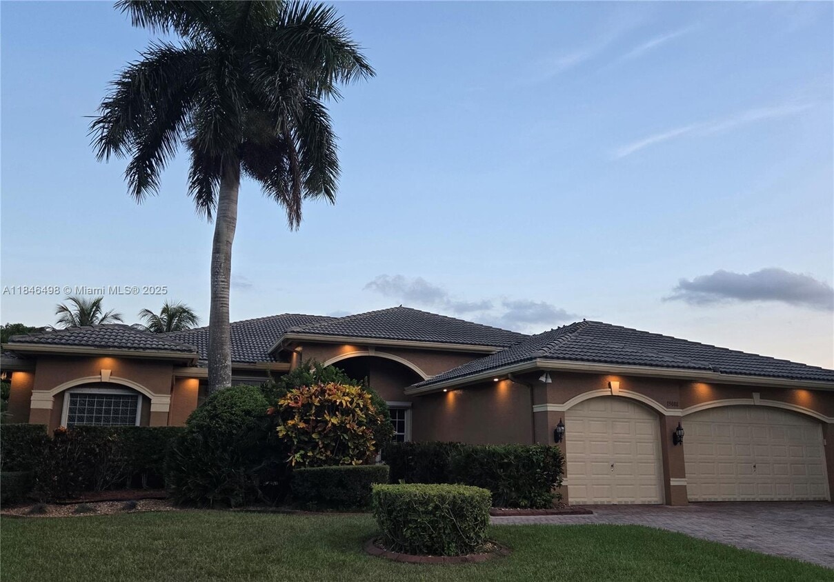 Foto principal - 15088 SW 34th St