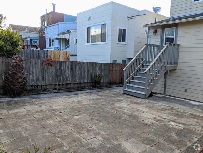 Building Photo - 267 Irvington Street