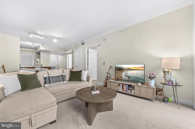 Foto del edificio - 631 D Street NW