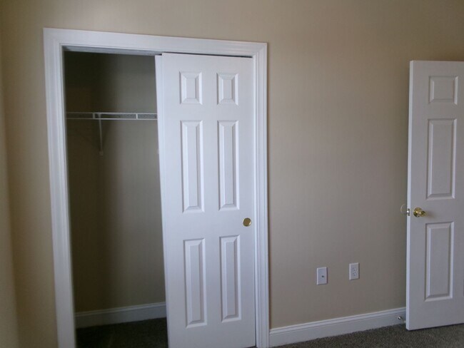 Foto del edificio - 110 Fountain Pointe Ln