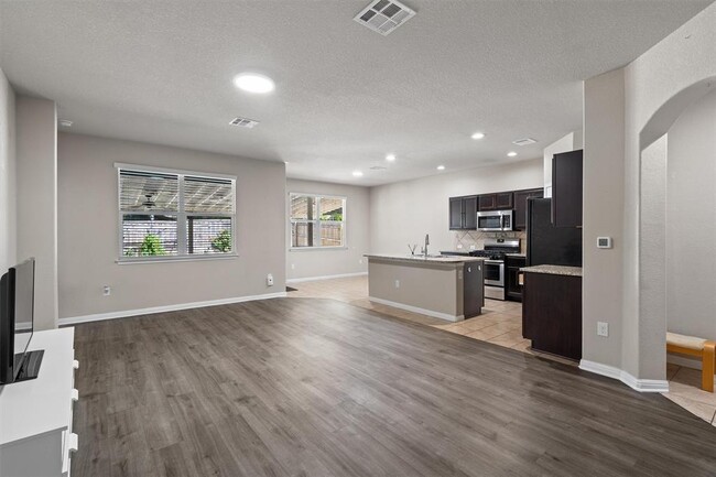 Building Photo - 13809 Harrisglenn Dr