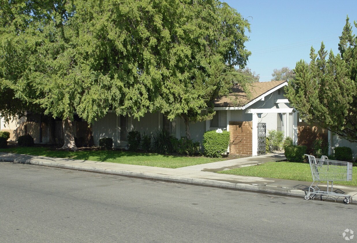 Building Photo - 81-89 W Santa Ana Ave