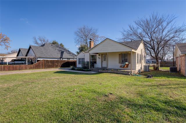 Building Photo - 4525 Almena Rd