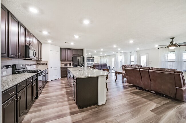 Building Photo - 25546 Kensington Lk Dr
