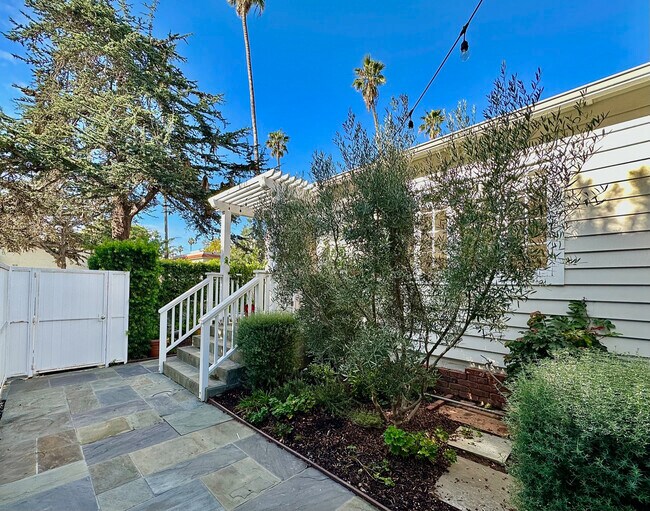 FROTN 2/2 OWNERS UNITS - 951 9th St