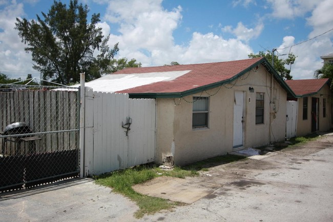Building Photo - 1925 NW 79th St