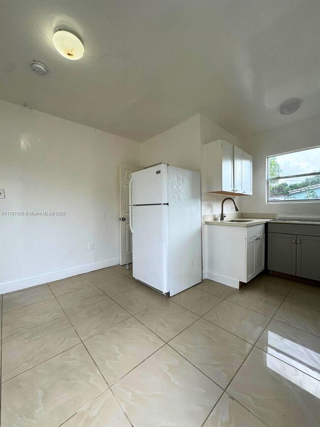 Foto del edificio - 1030 NW 106th St