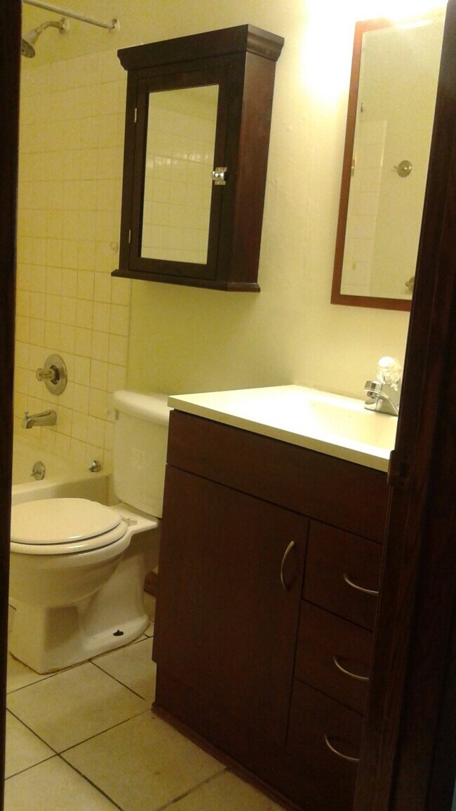 Foto del edificio - 1411 Farrington St