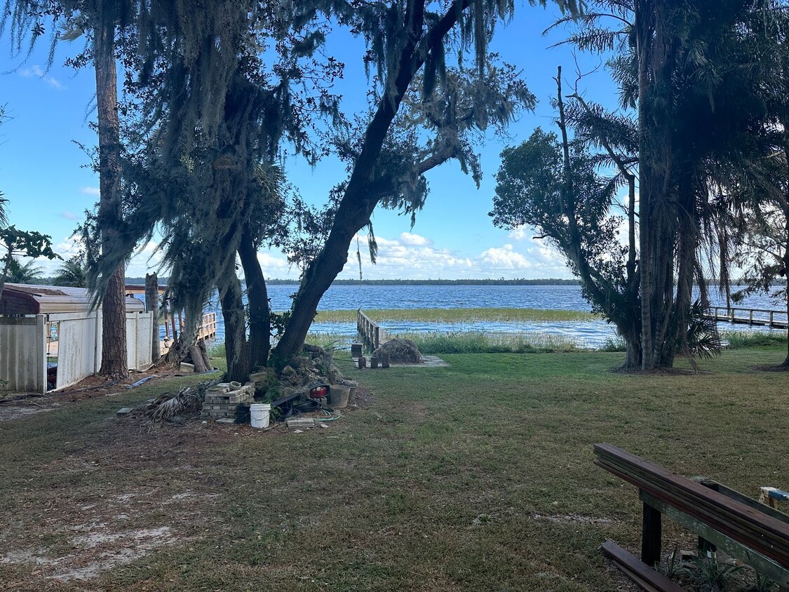 Foto del edificio - Lakefront cottage