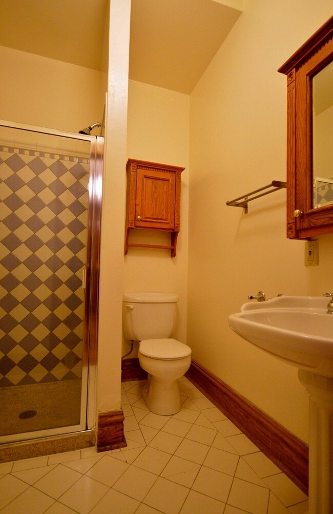 Foto del edificio - 3824 N Sheffield Ave