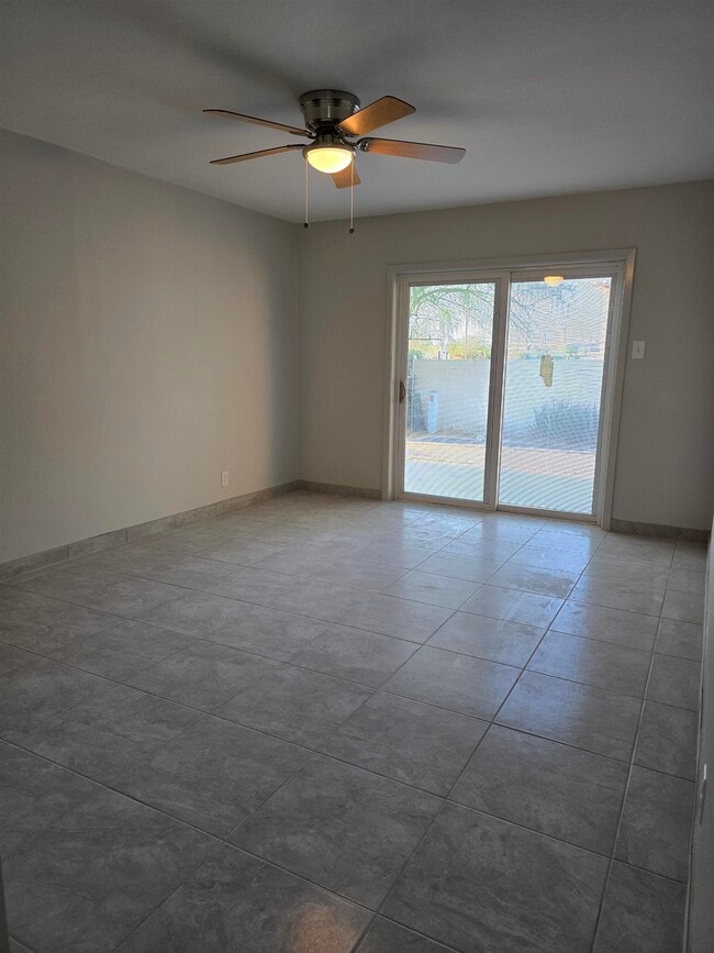 Building Photo - 304 Maguey Dr