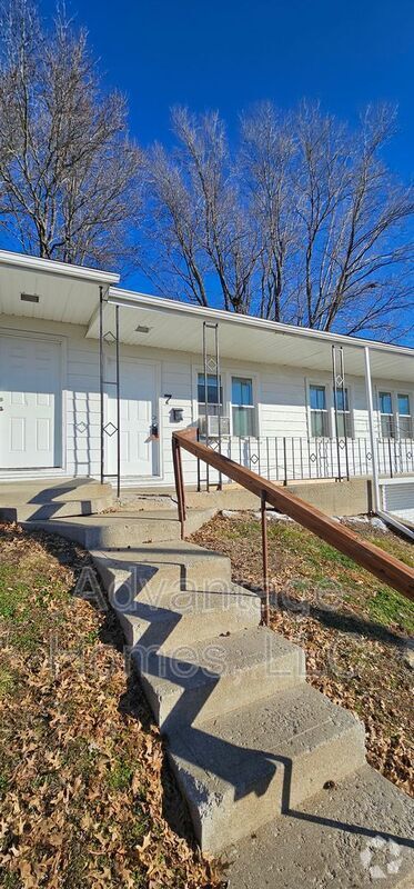 Building Photo - 1007 N Scott Ave