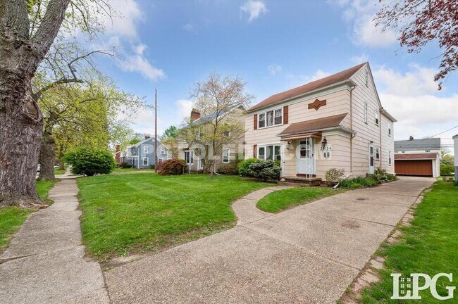 Foto del edificio - 2834 Sherbrooke Rd