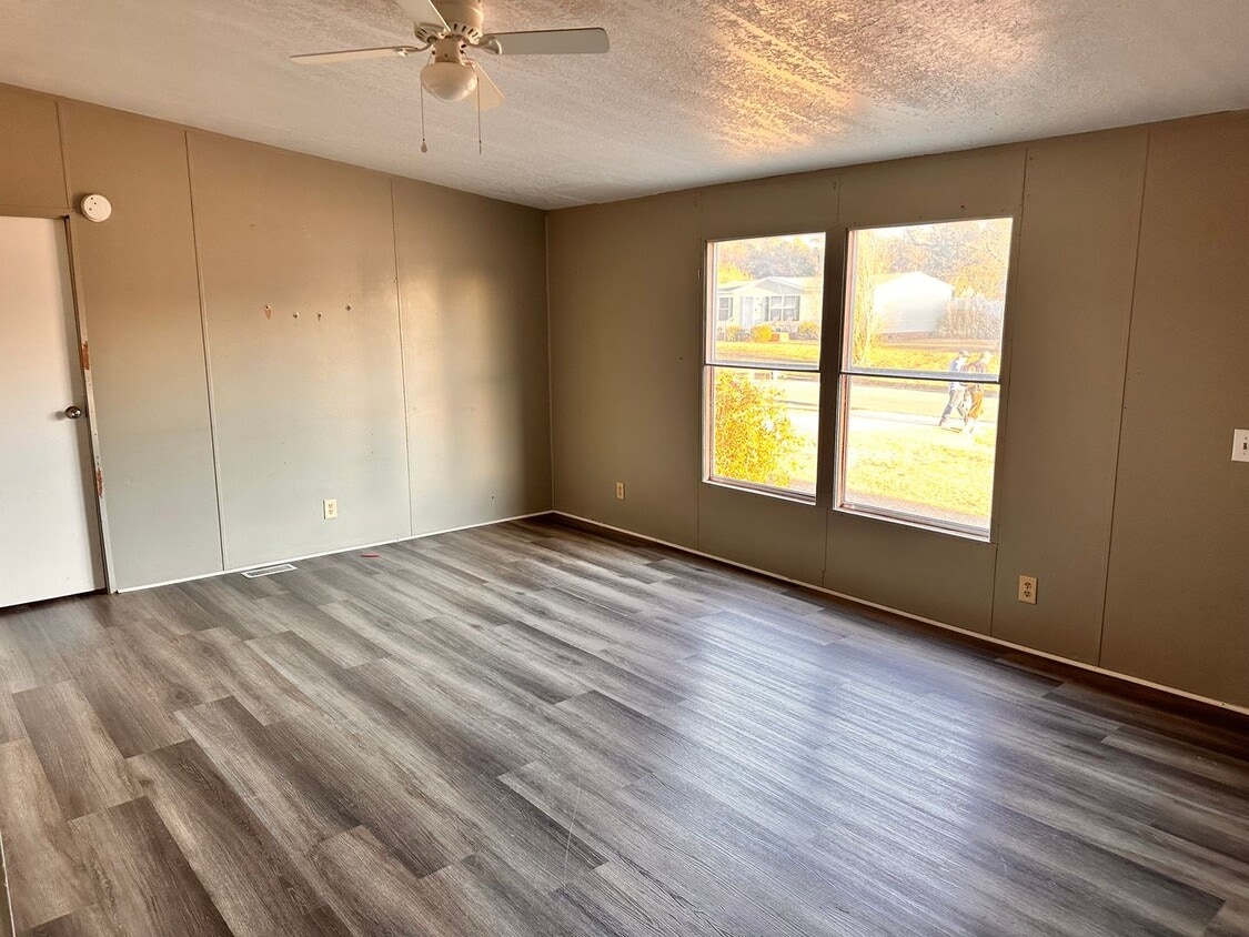 Foto del edificio - 3 BED 2 BATH FOR RENT IN FAYETTEVILLE NC