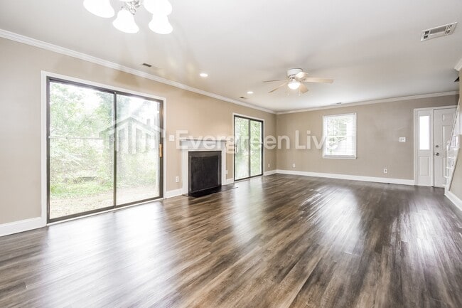 Building Photo - 245 Guinevere Ct