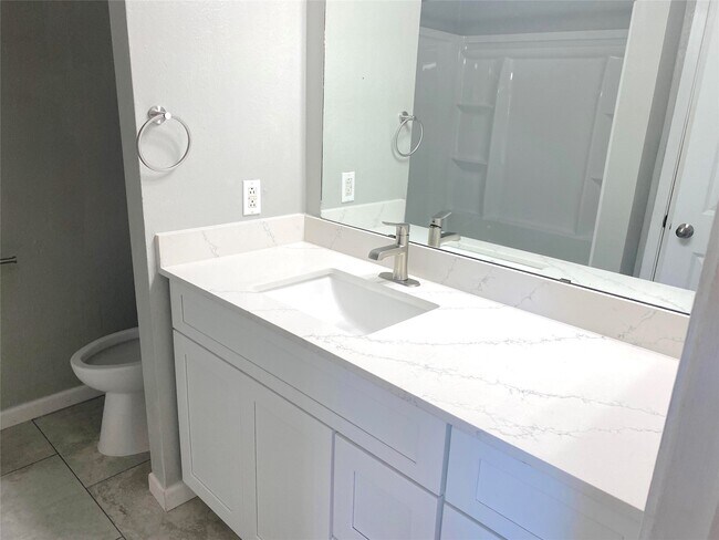 Foto del edificio - 16222 Summer Dew Ln