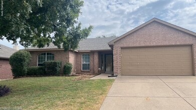 Building Photo - 1702 Hope Town Dr