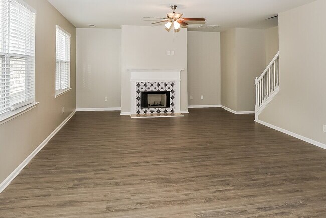 Foto del edificio - 119 Crescent Brook Crossing