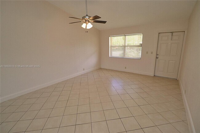 Foto del edificio - 278 SW 7th St