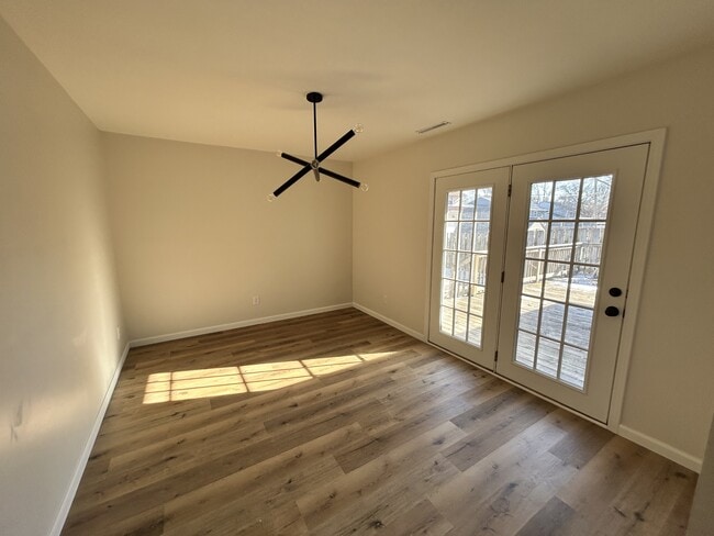 Foto del edificio - 806 Stratford Dr