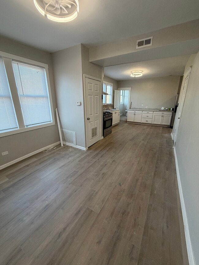 Photo - 4500 S Wood St Apartment