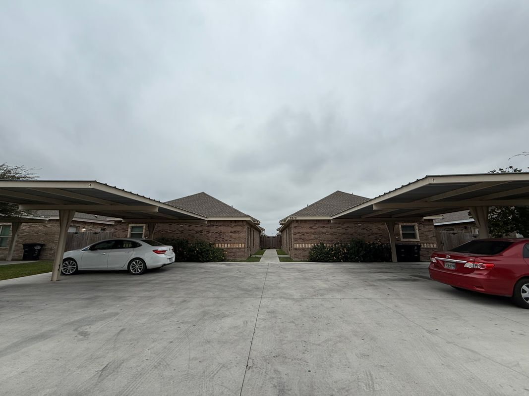 Foto principal - 2713 E Eisenhower Ave