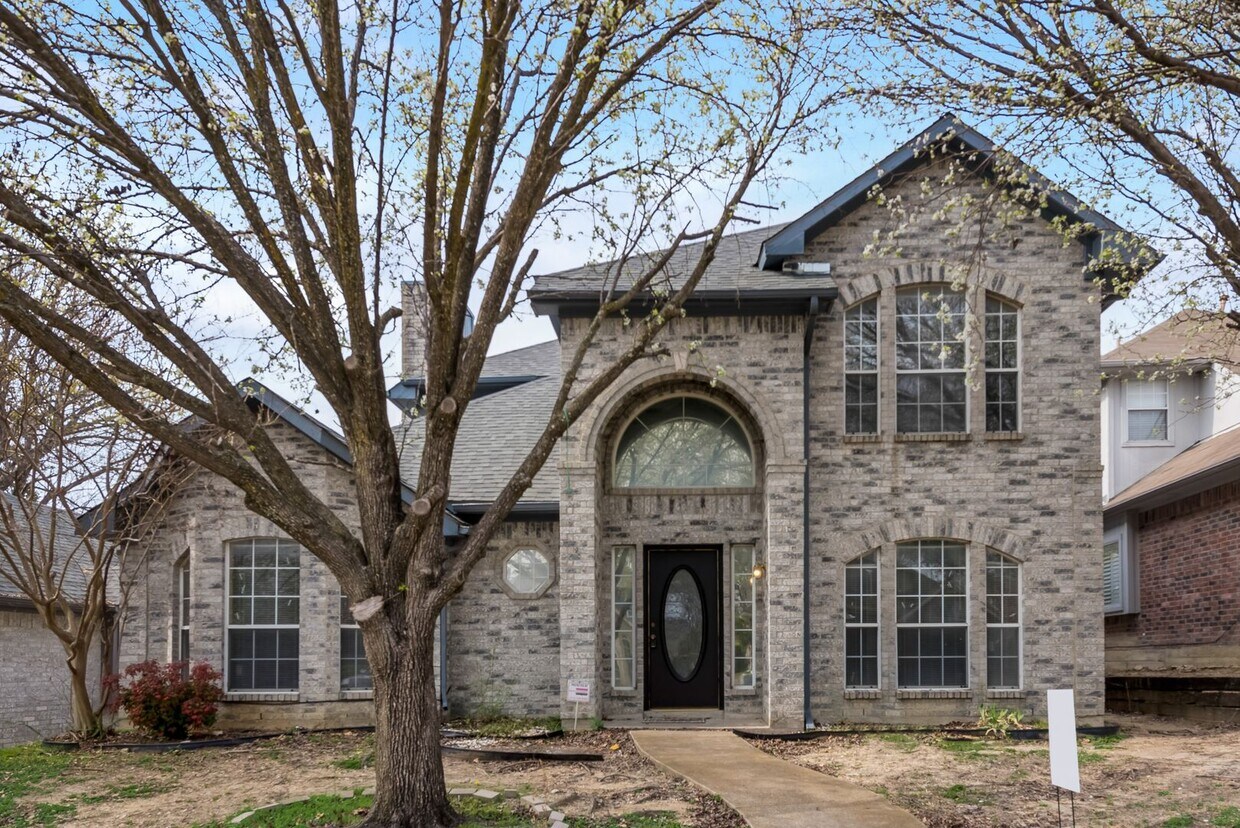 Spacious 4 bedroom home! Garland ISD - Spacious 4 bedroom home!  Garland ISD