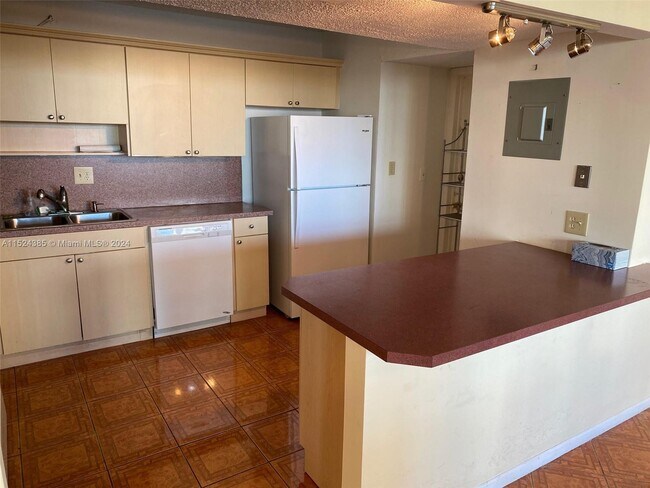 Foto del edificio - 1410 S Ocean Dr