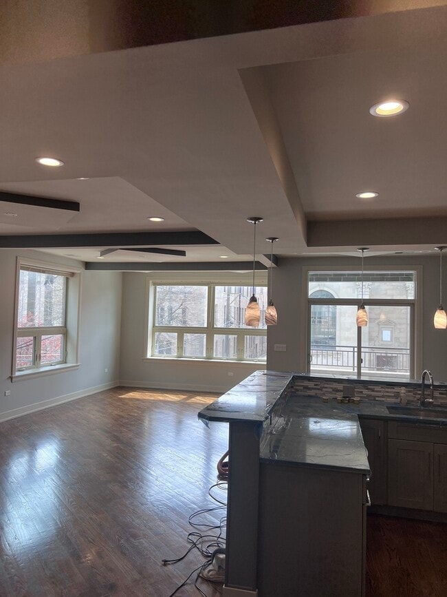 Building Photo - 1208 E 64th St