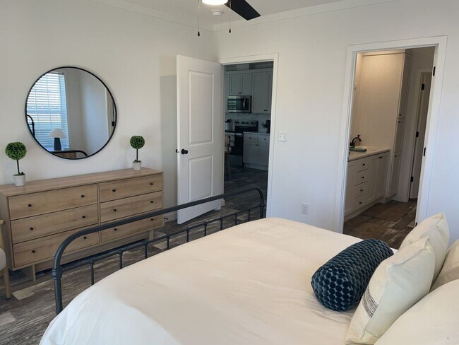 Foto del edificio - 5714 Blue Harbor Dr