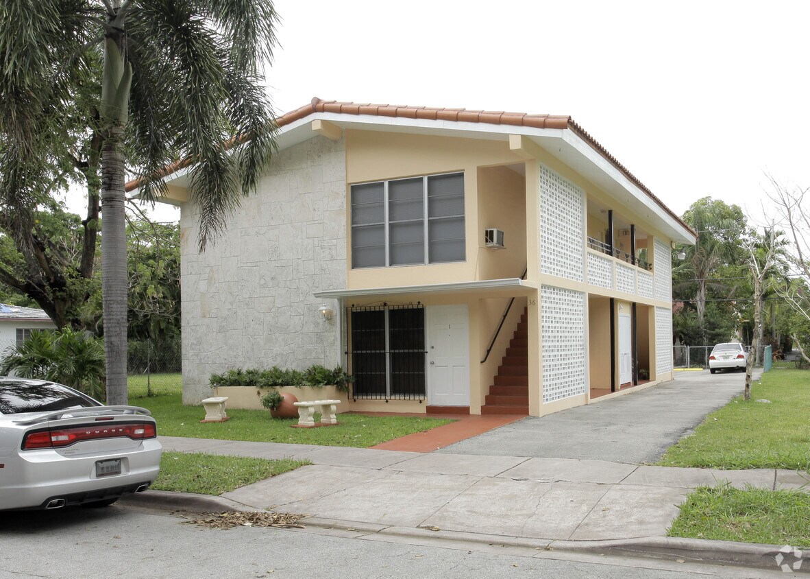 Building Photo - 36 Santillane Ave