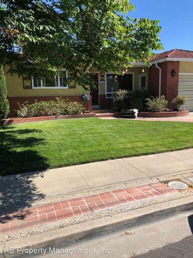 Primary Photo - 3 br, 2 bath House - 3850 Dartmouth Way